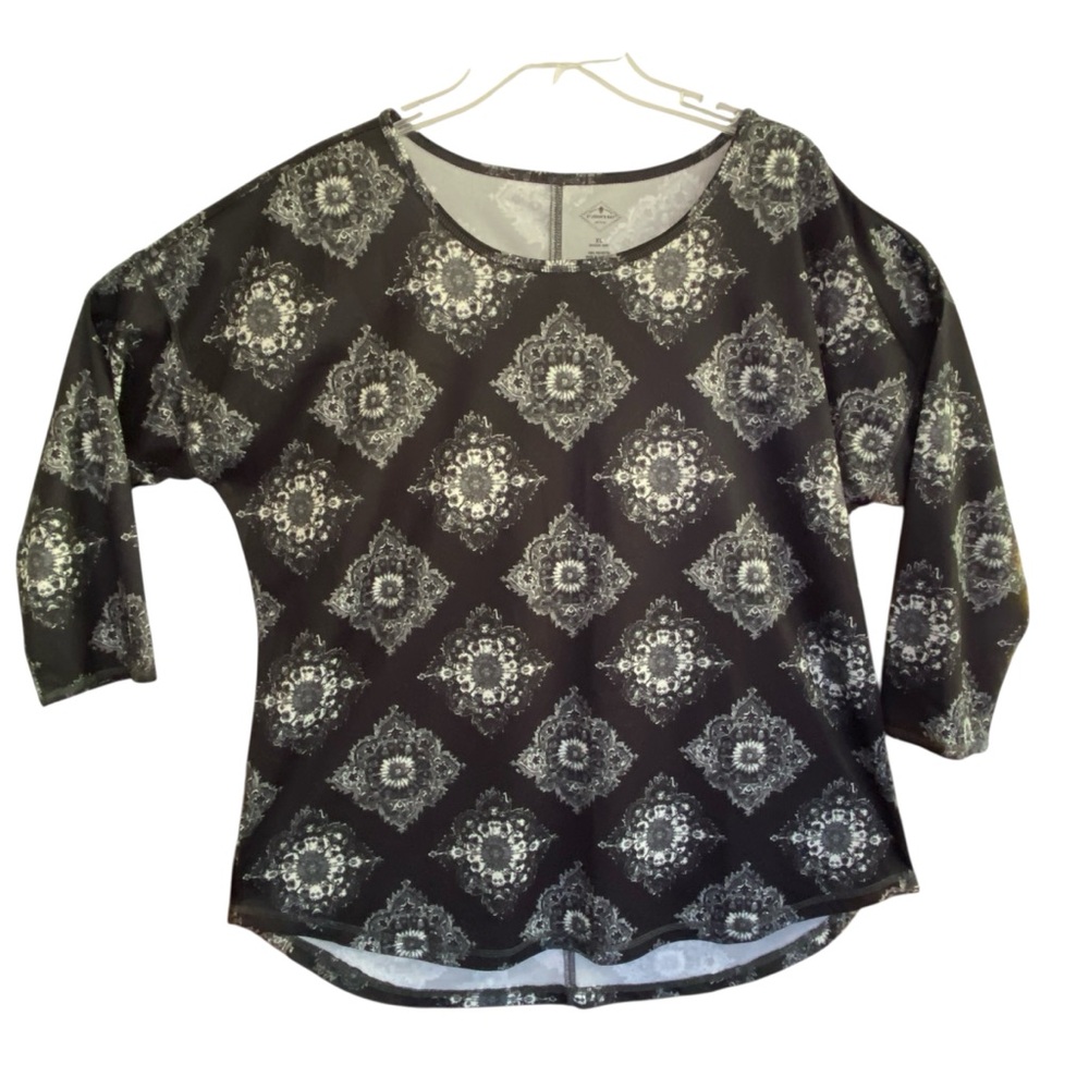 ST. JOHN'S BAY Active Wear Long 3/4 Sleeve Black Medallion Top Size XL - Picture 6 of 6